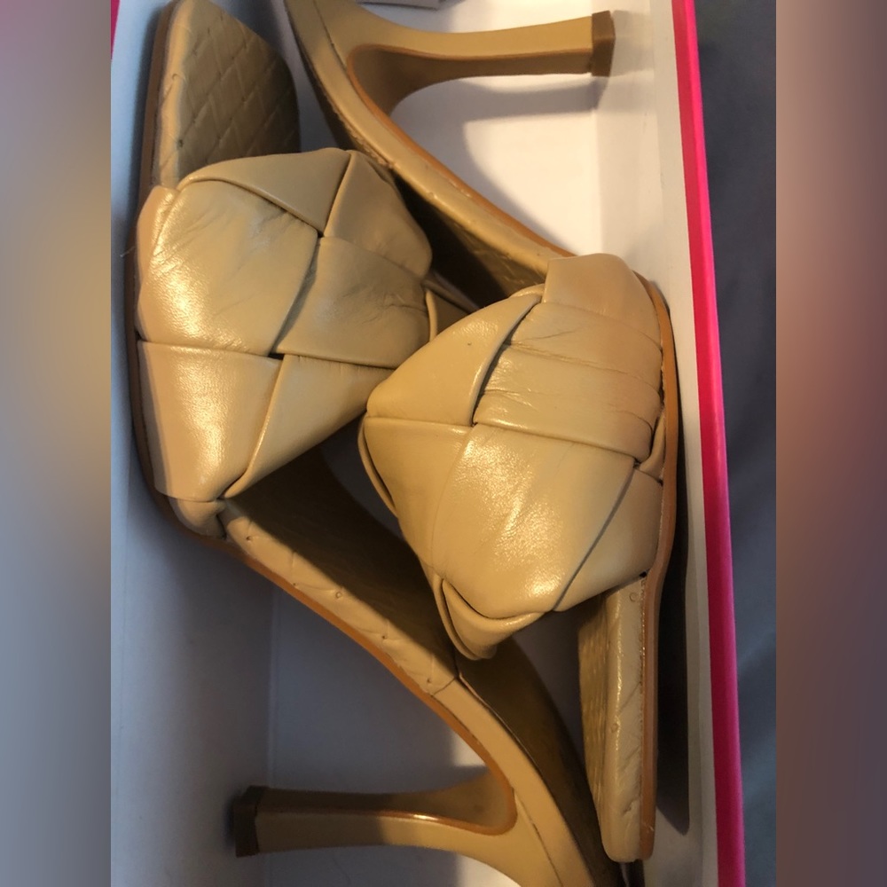 Vince Camuto heel